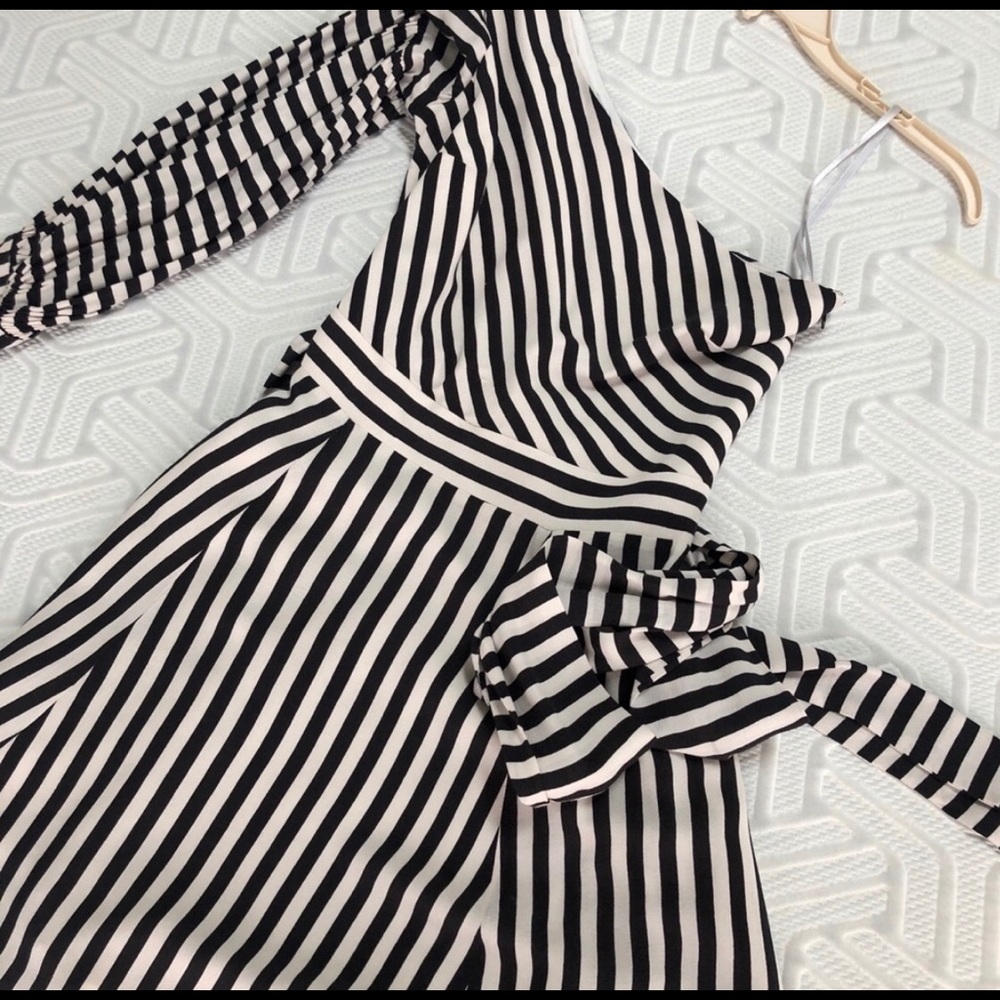 Flattering Lovers + Friends Dress - Picture 2 of 3